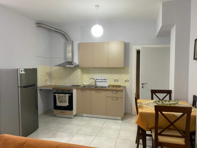 Jepet me qira Apartament 3+1+2 tek Fresku Tirane