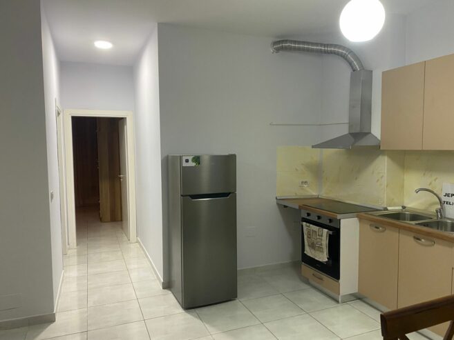Jepet me qira Apartament 3+1+2 tek Fresku Tirane