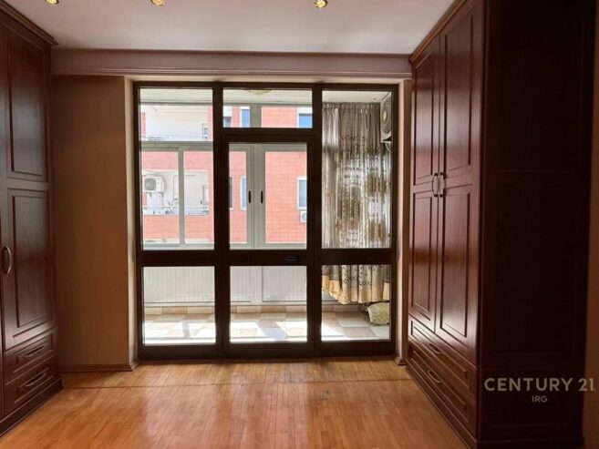 SHITET APARTAMENT 2+1+2 TEK KAFE ROMA, ISH-BLLOK !