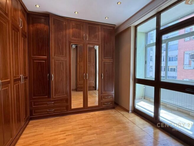 SHITET APARTAMENT 2+1+2 TEK KAFE ROMA, ISH-BLLOK !